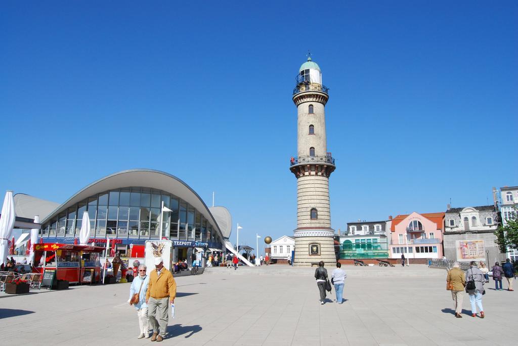Warnemünde 15 *